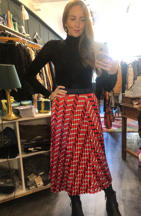 Red satin printed pleated midi skirt